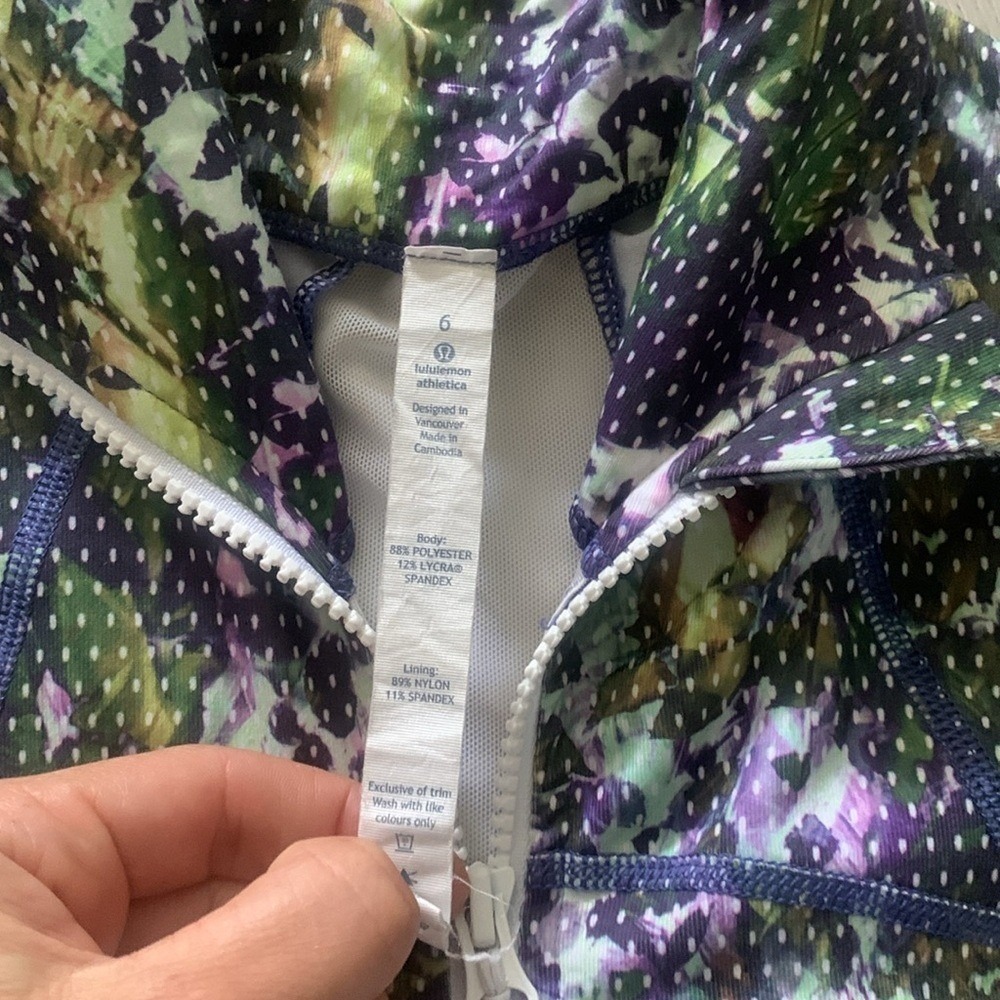 LULULEMON SET of 2 DEFINE JACKET zip AND thank top floral size 6 purple white - Picture 10 of 16